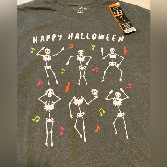 NWT, gray Halloween tee shirt depicts dancing skeletons and musical notes 🎶 - Picture 2 of 4